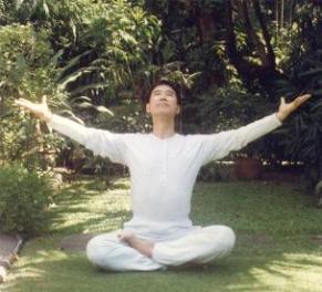 Love Descends on Me in Jesus Sitting Qigong